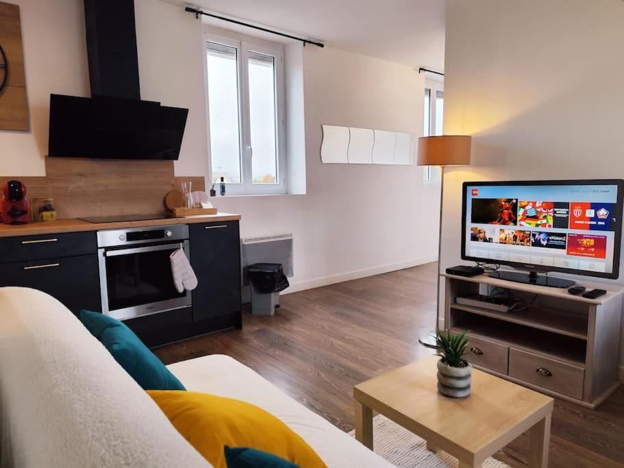 Duplex - Proche Gare & Centre Apartment Compiegne Exterior photo